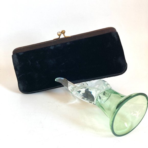 VTG MM Morris Moskowitz Haute Couture Black Velour Evening Clutch with Kiss Lock - Picture 1 of 16